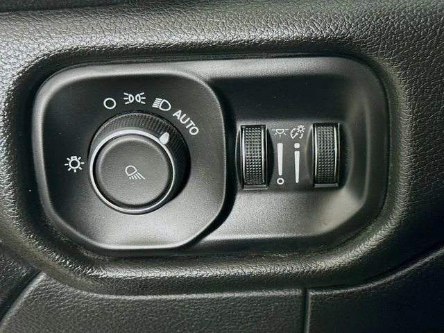 Used 2020 Silver Ram Tradesman image 10