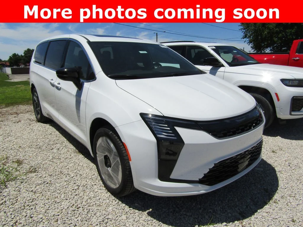 2027 Chrysler Pacifica Limited - Photo 7