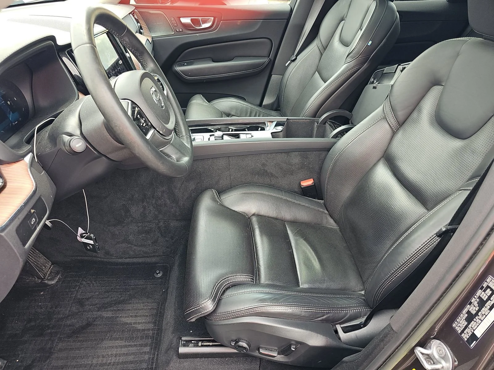 Used 2023 Platinum Gray Metallic Volvo Ultimate Bright Theme image 5