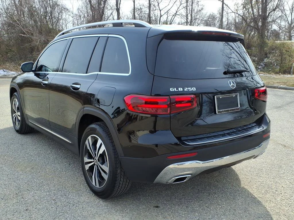 New 2026 Night Black Mercedes-Benz GLB 250 image 34