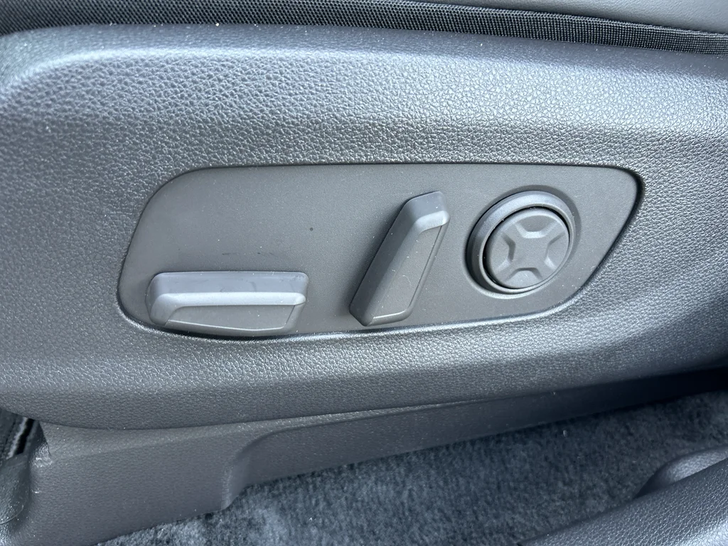 New 2026 Snow White Kia LXS image 16