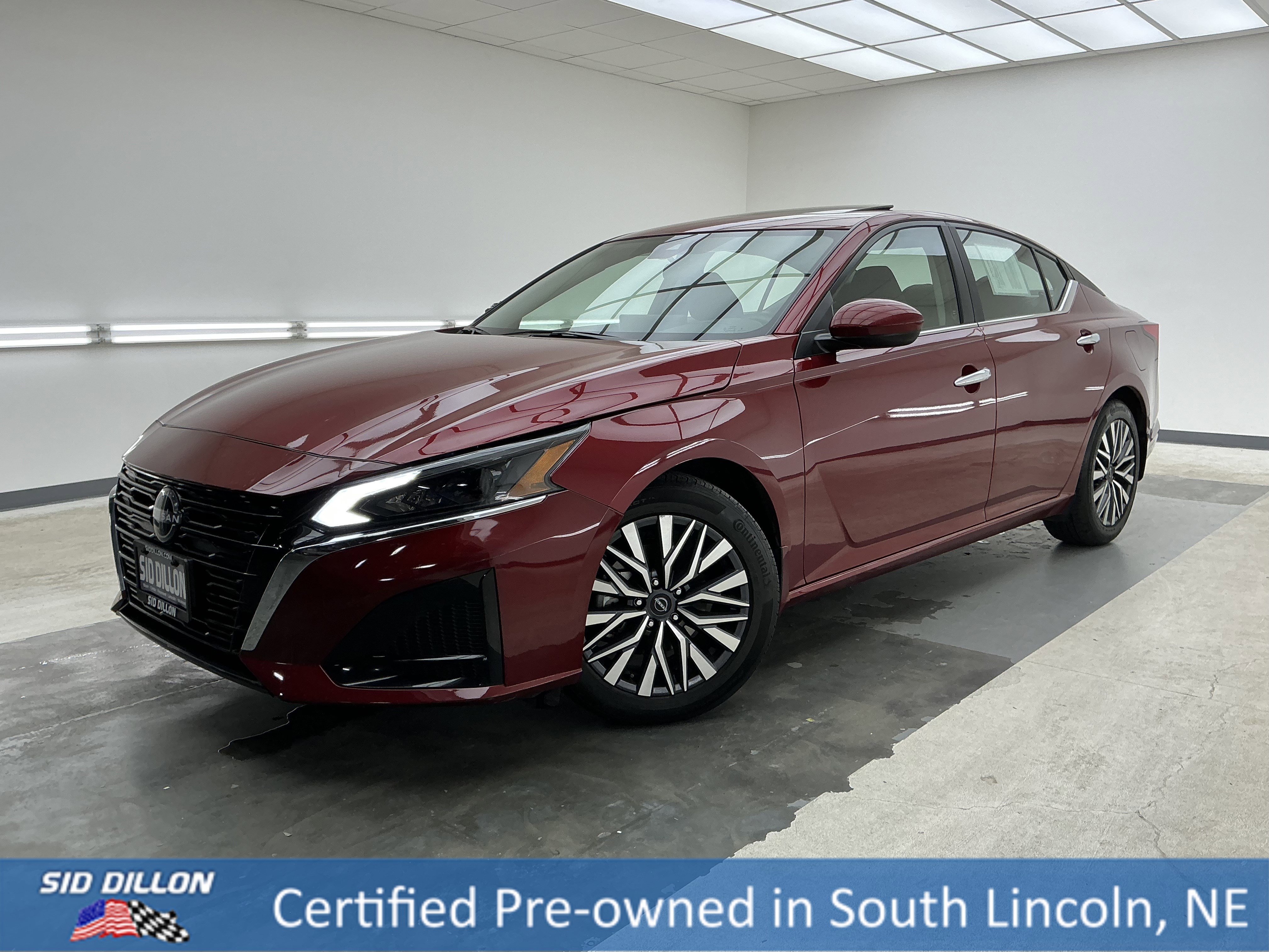 Red (Scarlet Ember Tintcoat) 2023 Nissan Altima 2.5 SV FWD Sedan Front-Wheel Drive Continuously Variable Transmission