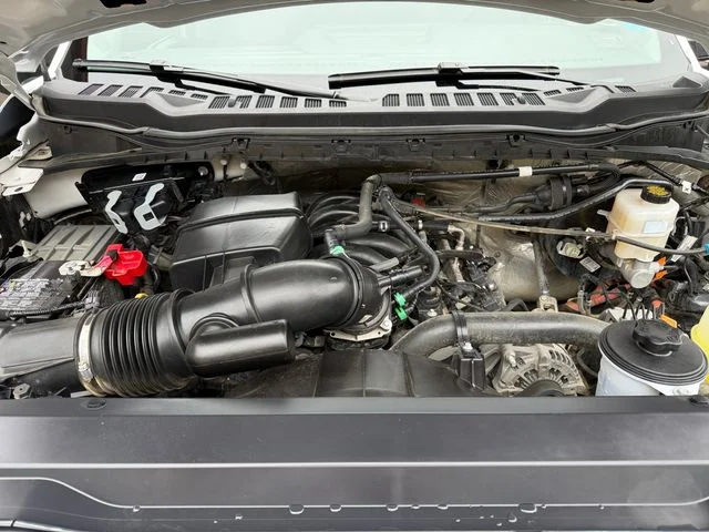 Used 2025 Oxford White Ford XLT image 19
