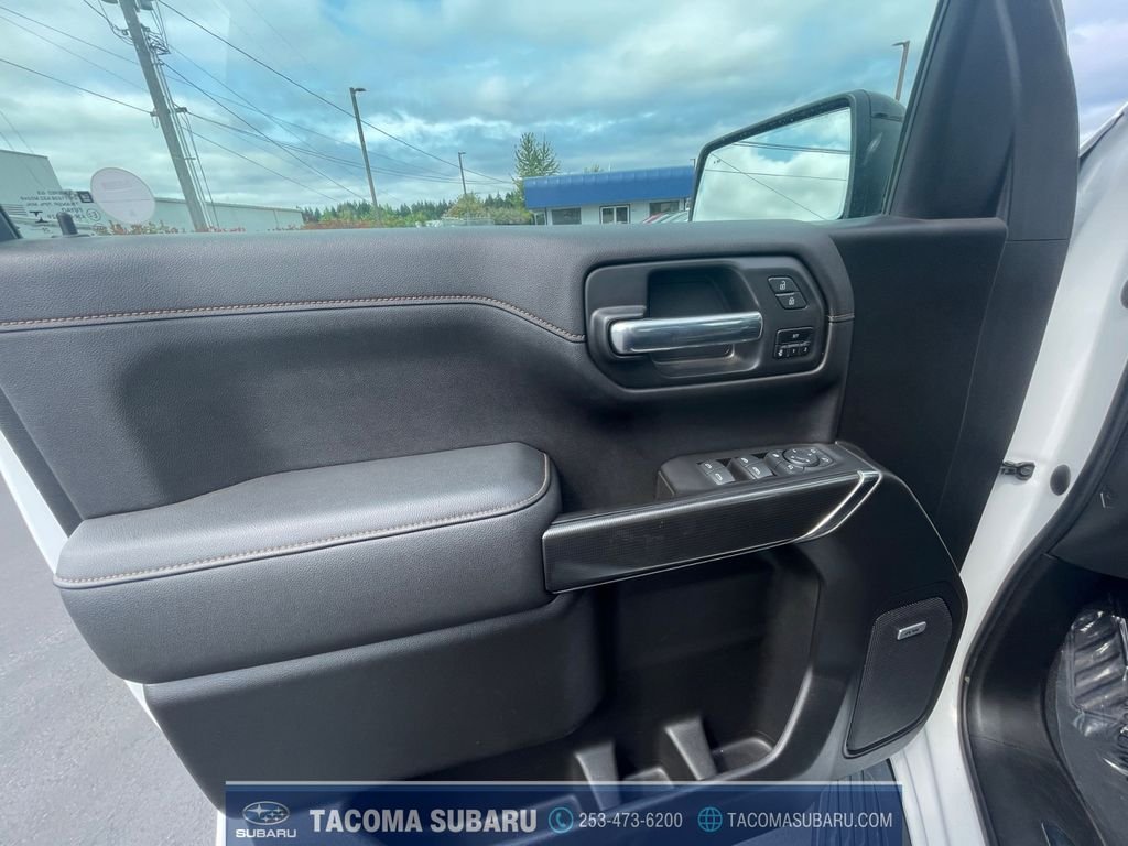 Used 2020 White GMC AT4 image 11