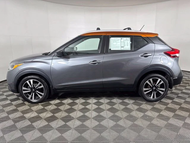 Used 2019 Gray Nissan SV image 7