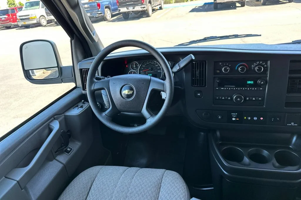 2024 Chevrolet Express Passenger LT - Photo 14
