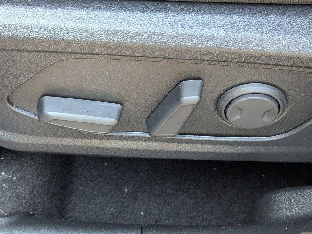 New 2026 White Hyundai SEL FWD image 21