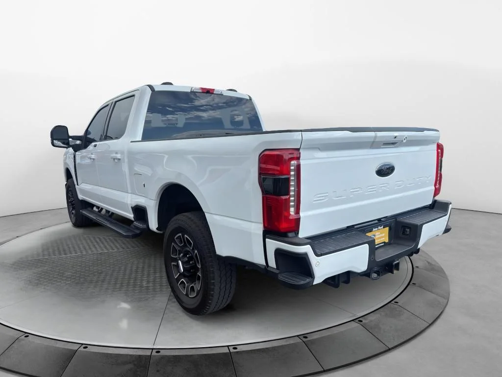 Certified Used 2025 Oxford White Ford LARIAT image 4