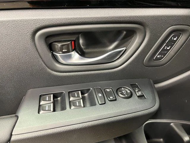 New 2026 White Honda AWD RTL image 14