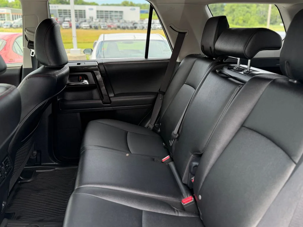 Used 2020 Gray Toyota Venture image 7