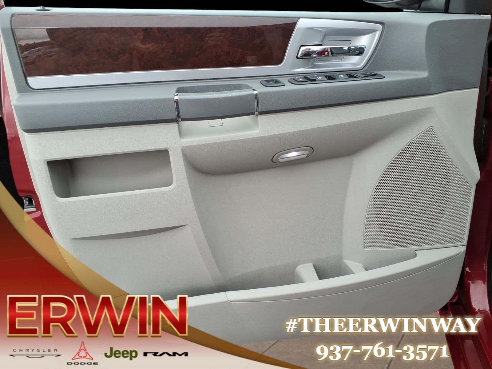 Used 2010 Inferno Red Crystal Pearl Coat Chrysler Touring image 10