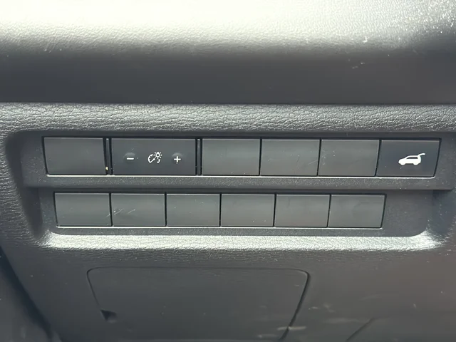 Used 2022 Black Mitsubishi SE image 29