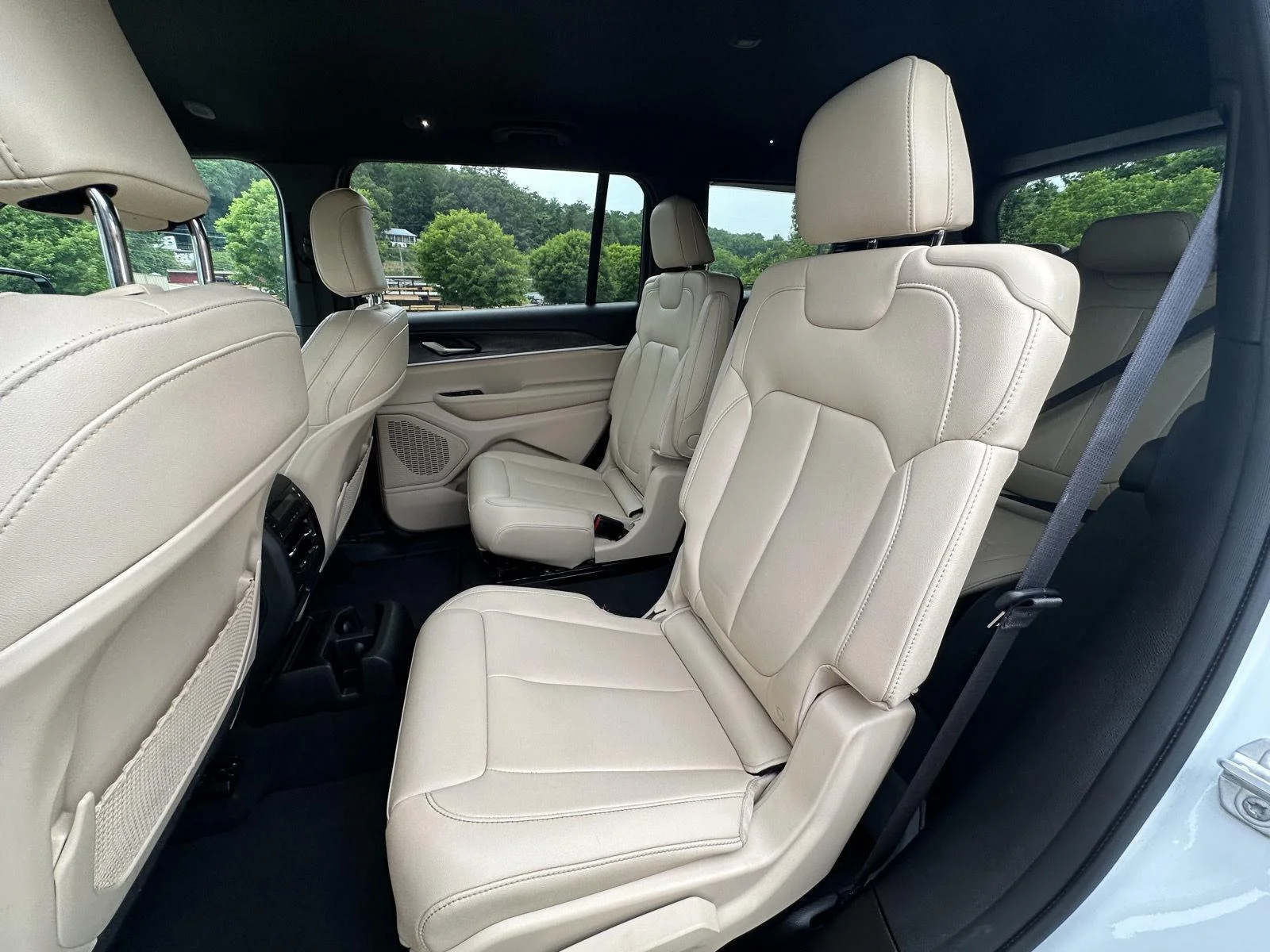 Used 2024 Bright White Clearcoat Jeep Limited image 11