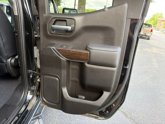 Used 2021 ONYX BLACK GMC Elevation image 16