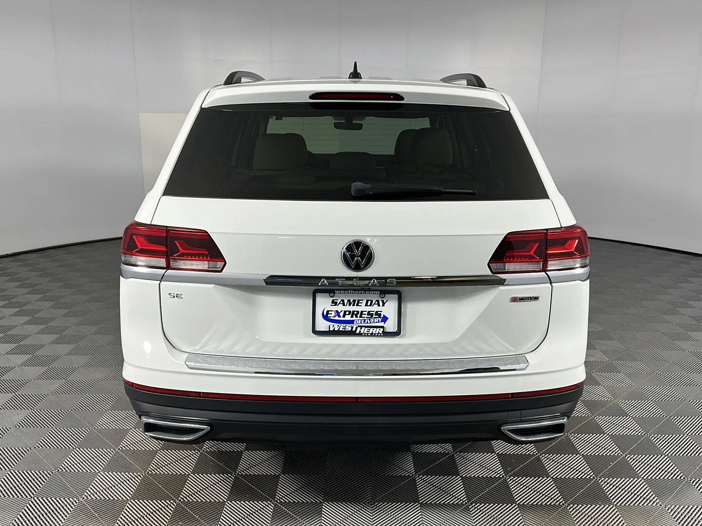 Used 2022 Pure White Volkswagen 2.0T SE image 8