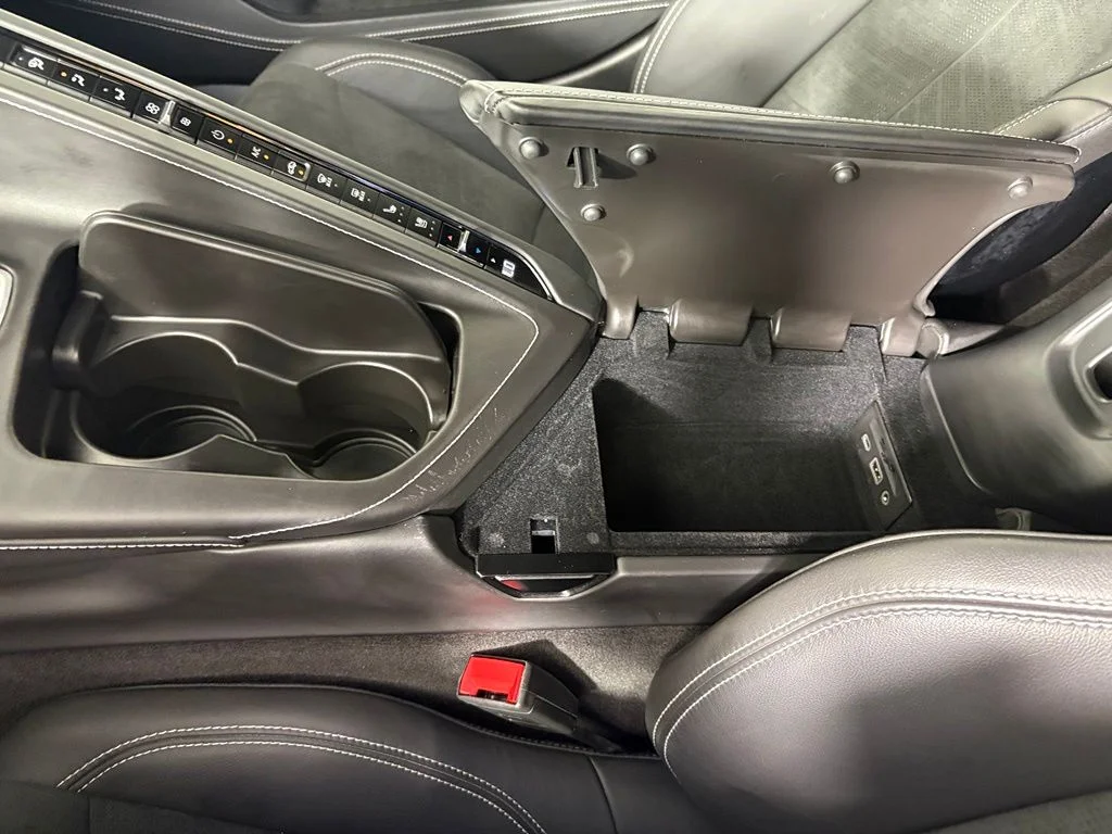Used 2023 White Chevrolet Stingray image 37