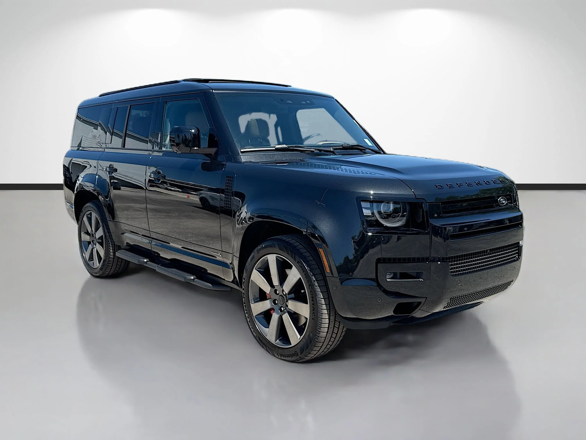 New 2026 Santorini Black Metallic Land Rover X image 7