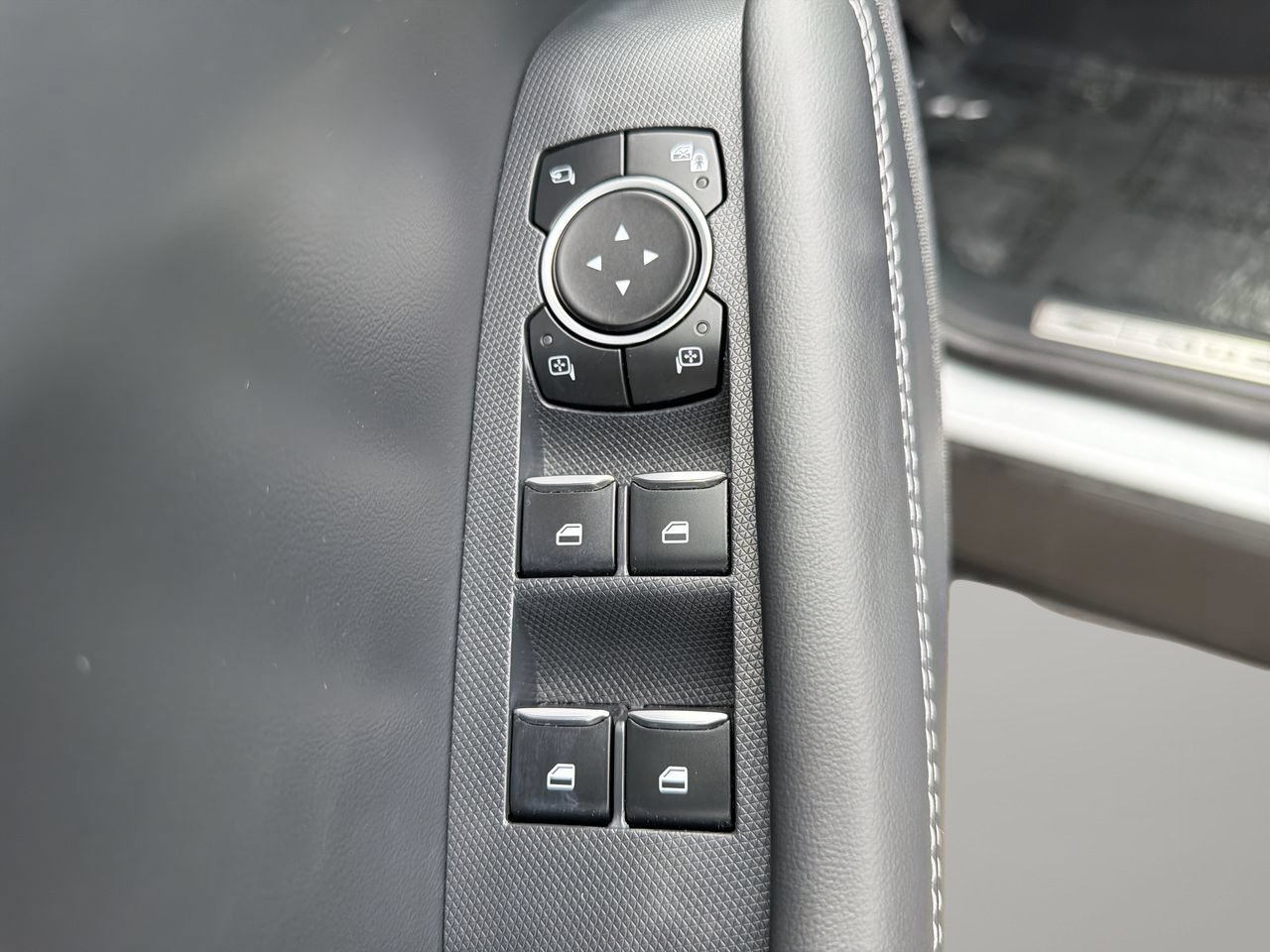 Used 2023 White Metallic Ford Premium image 17