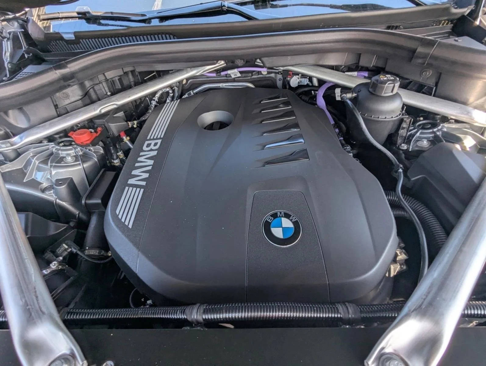 Used 2026 Skyscraper Grey Metallic BMW sDrive40i image 16