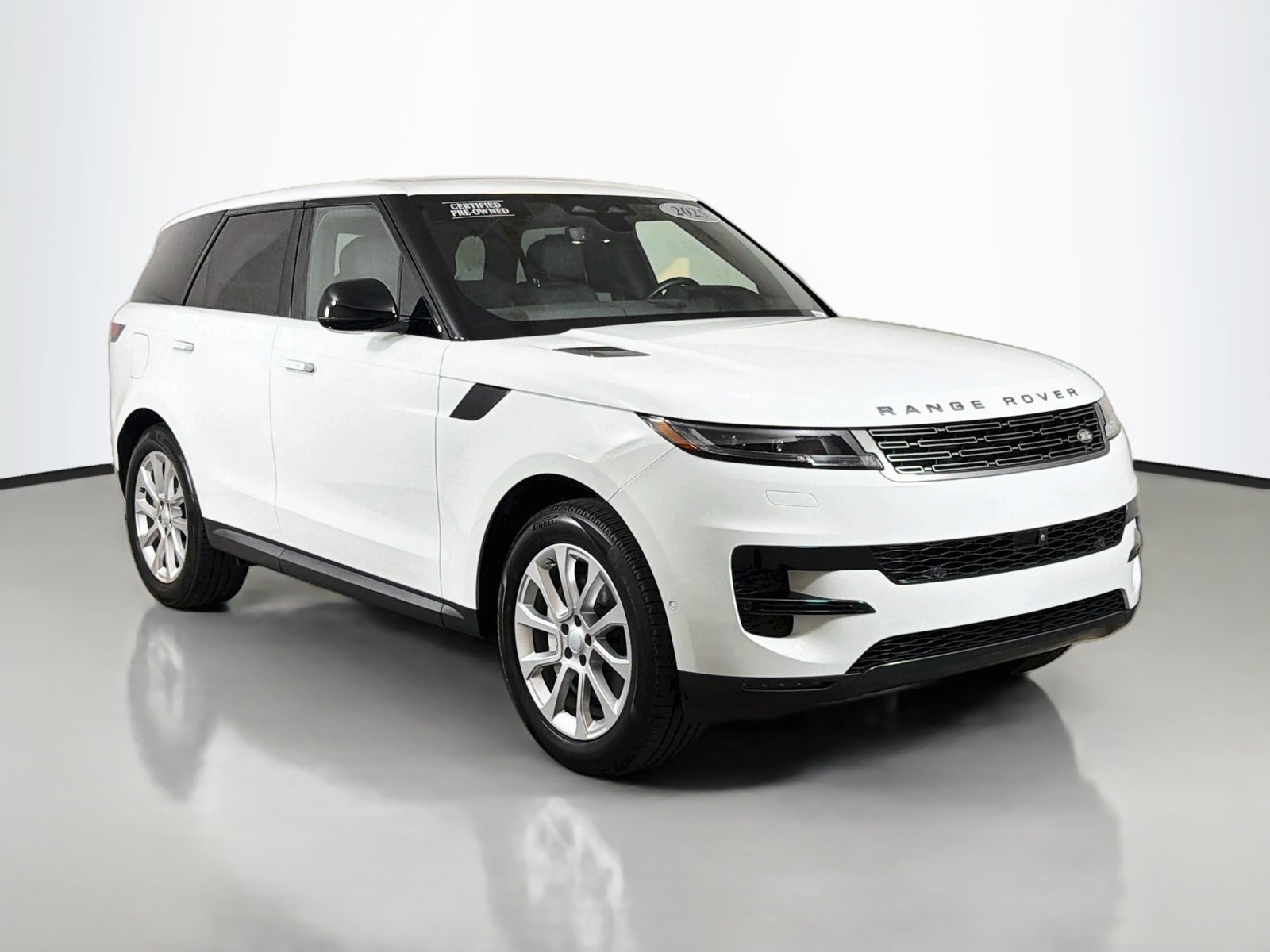 Certified Used 2025 Fuji White Land Rover SE image 6