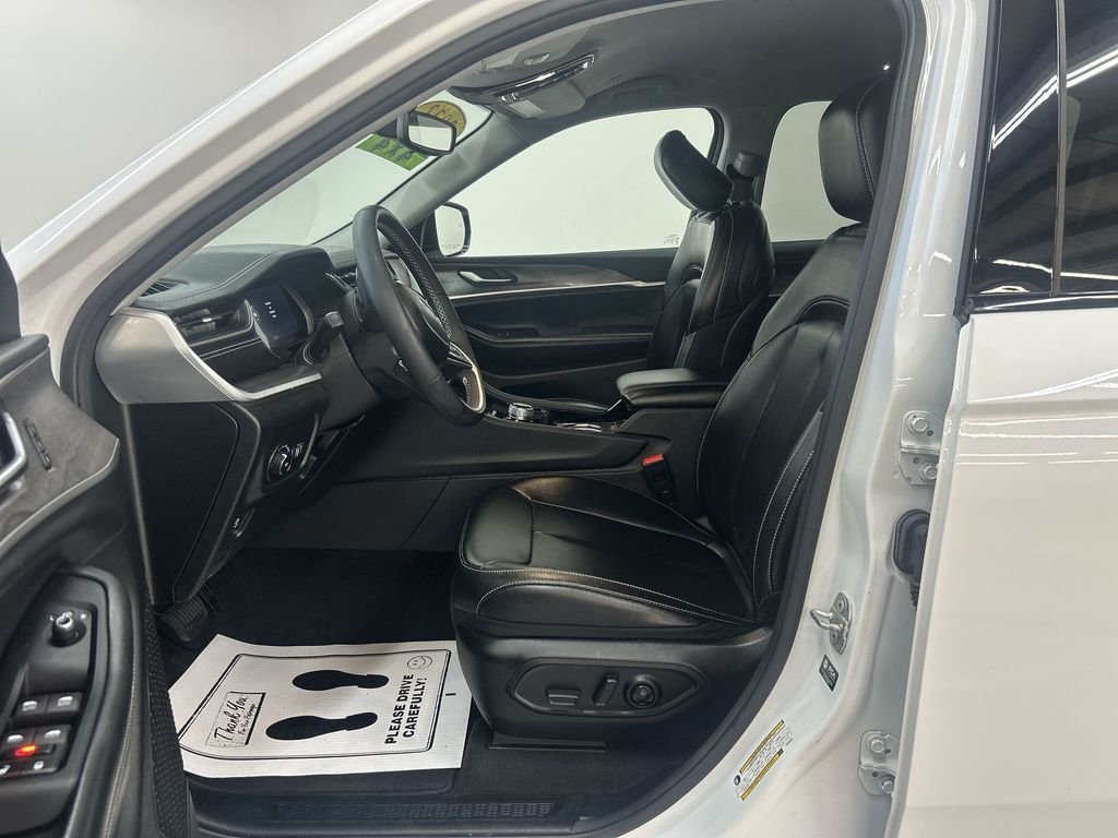 Used 2023 Bright White Clearcoat Jeep Limited image 12