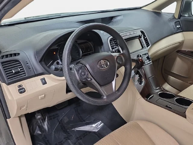 Used 2014 Green Toyota  image 16