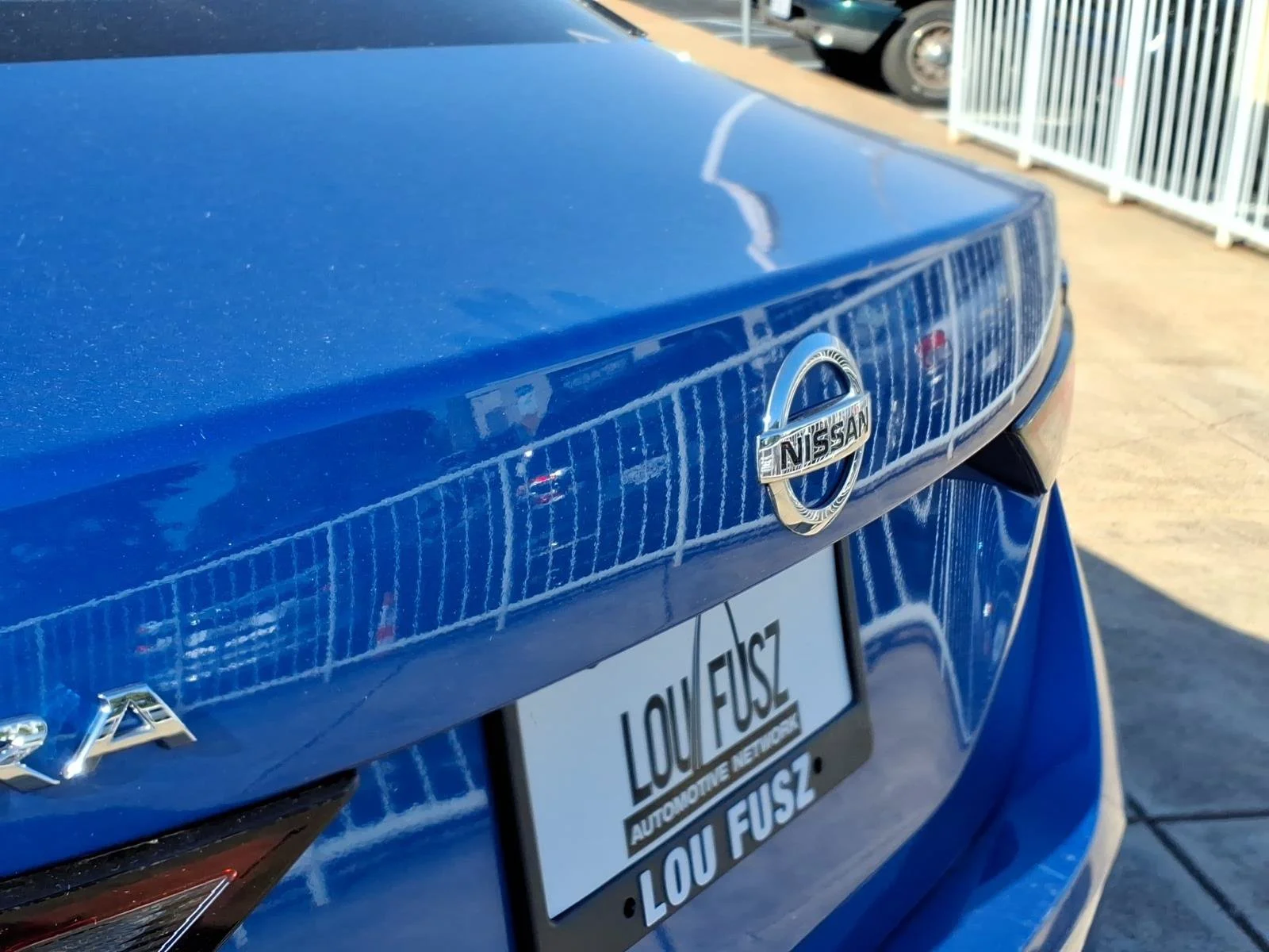 Used 2022 Electric Blue Metallic Nissan SV image 34