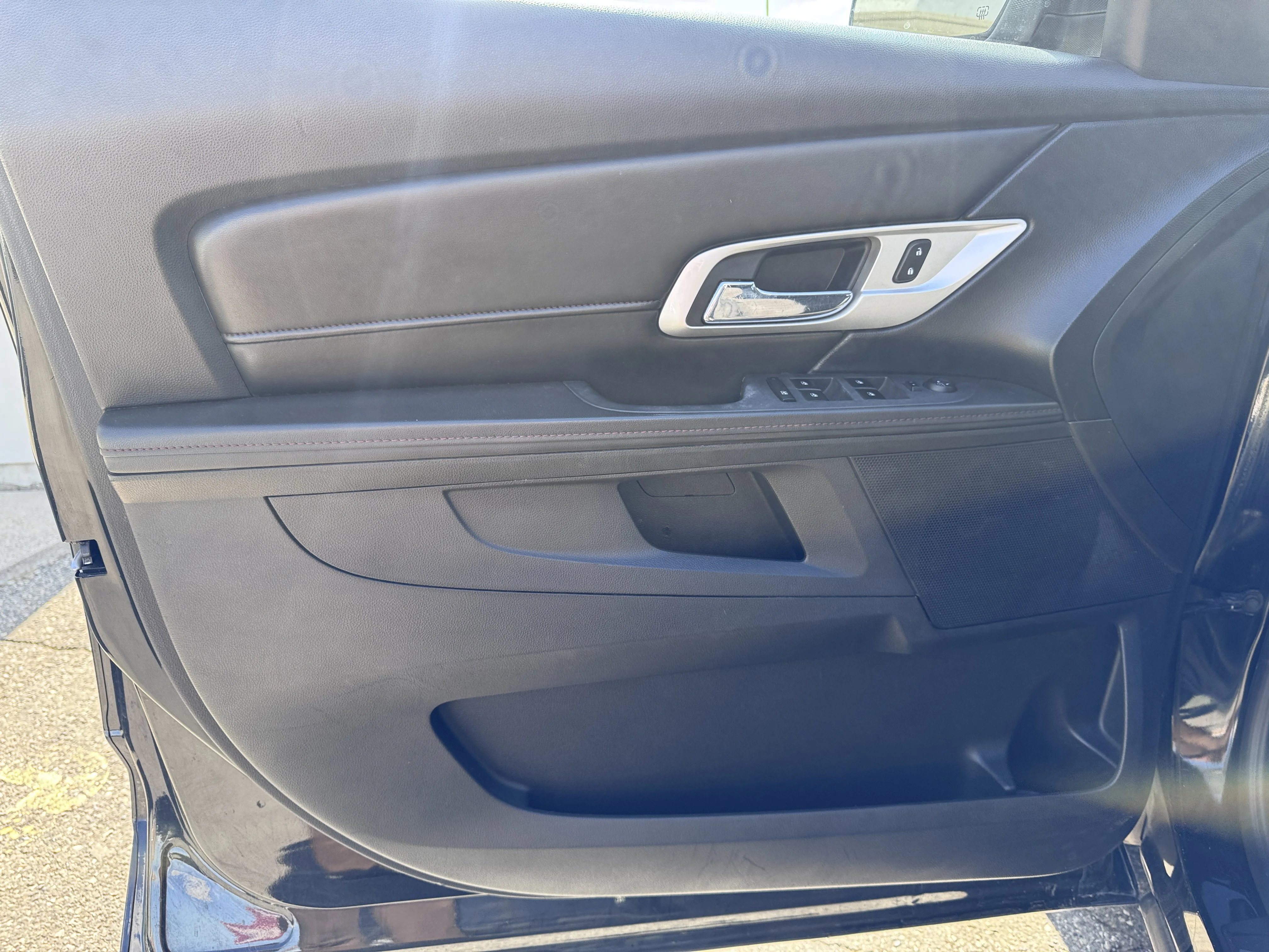 Used 2013 Onyx Black GMC SLE image 12