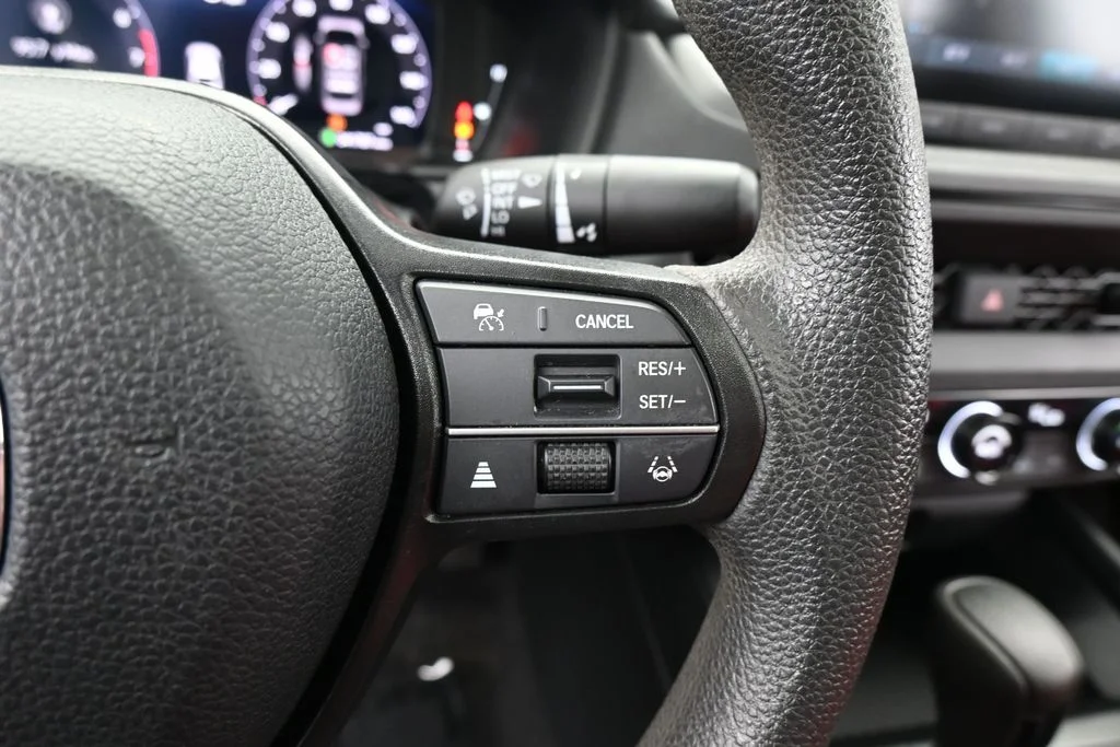 Used 2023 Platinum White Pearl Honda EX image 17