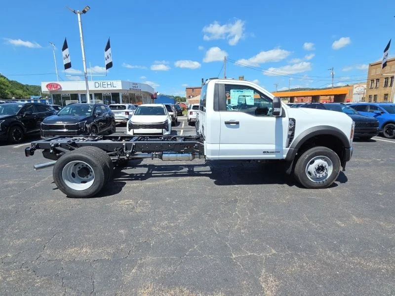 New 2026 Oxford White Ford F-600® XL image 8