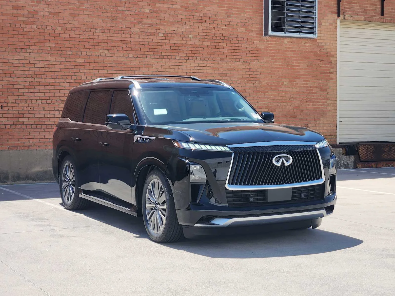 New 2027 BLACK OBSIDIAN INFINITI Luxe 4WD image 2