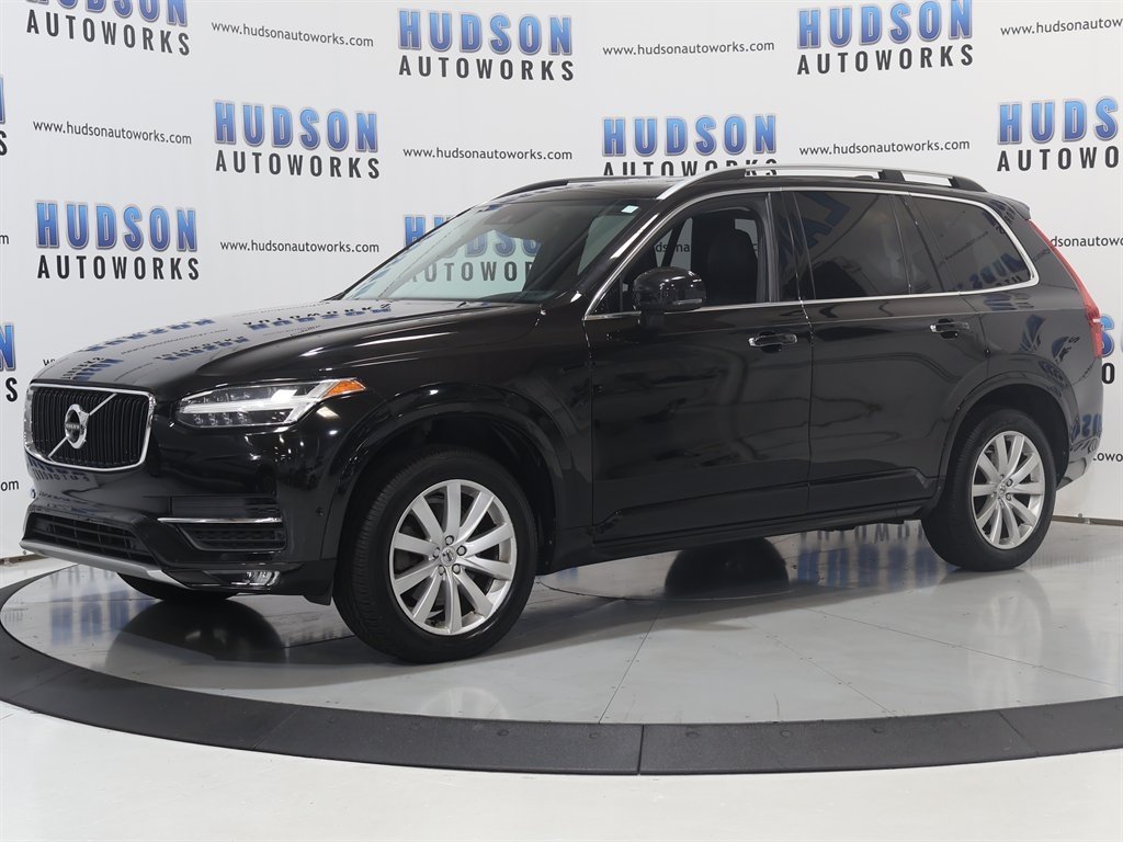 2018 Volvo XC90 T5 Momentum photo 2