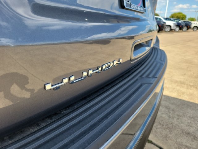 2021 GMC Yukon XL AT4 - Photo 8