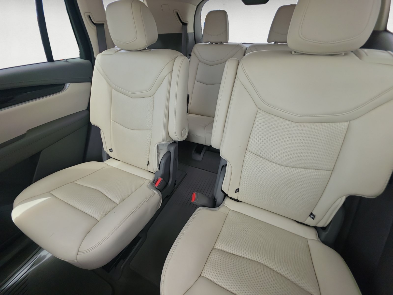 Used 2020 Shadow Metallic Cadillac FWD Premium Luxury image 13