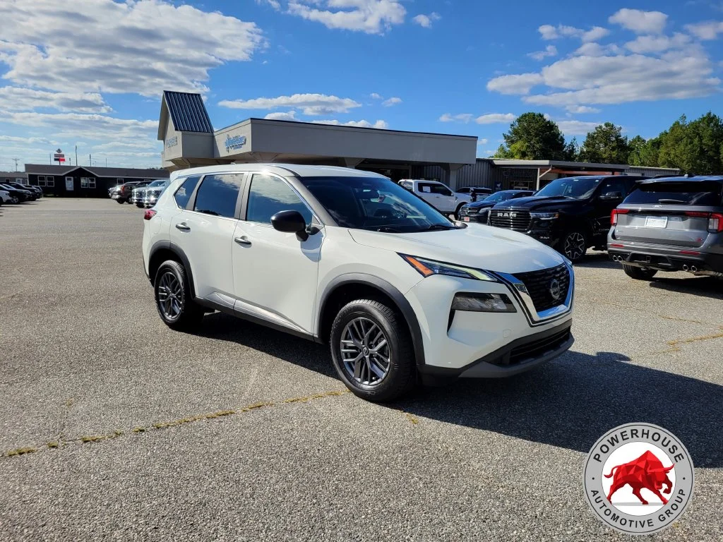 Used 2023 White Nissan S image 9