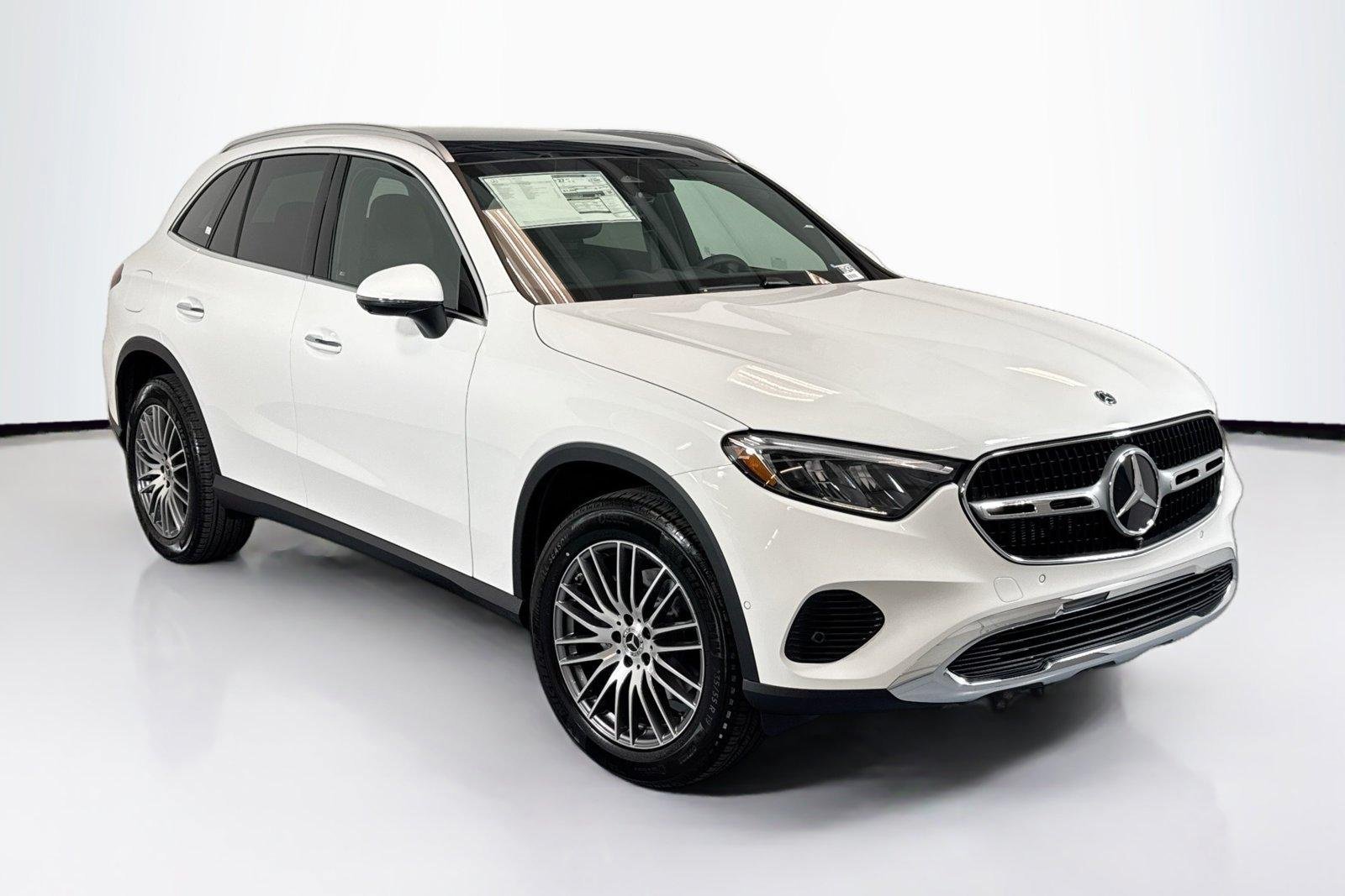 New 2026 Polar White Mercedes-Benz GLC 300 image 3