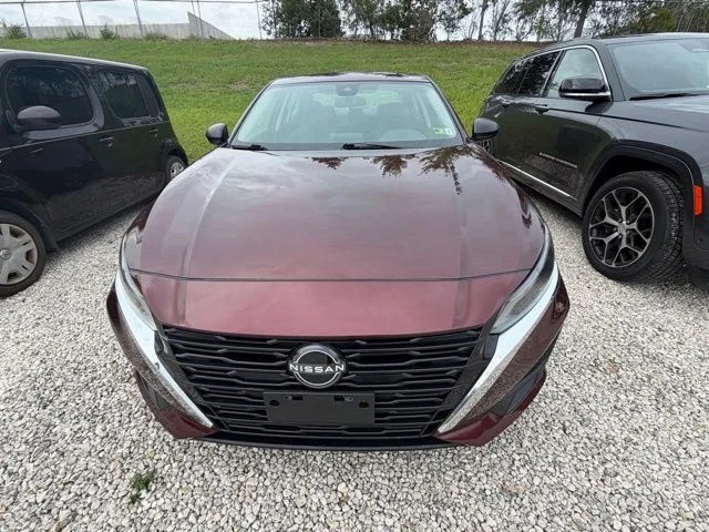 Used 2024 Red Nissan 2.5 SV image 8