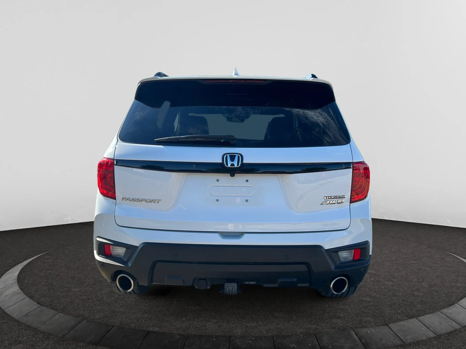 Used 2023 White Honda TOURING AWD image 4