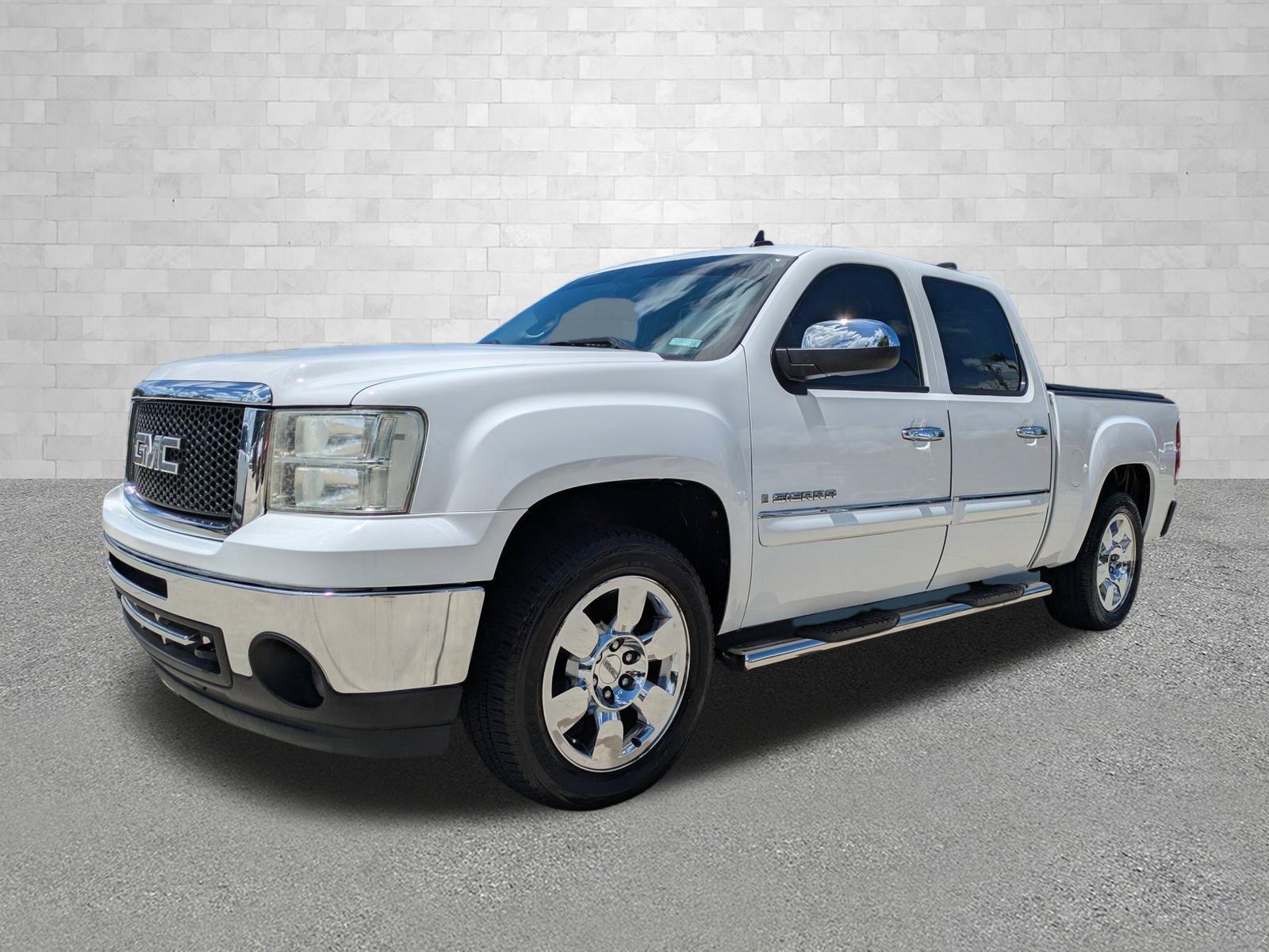 Used 2009 Summit White GMC SLE image 5