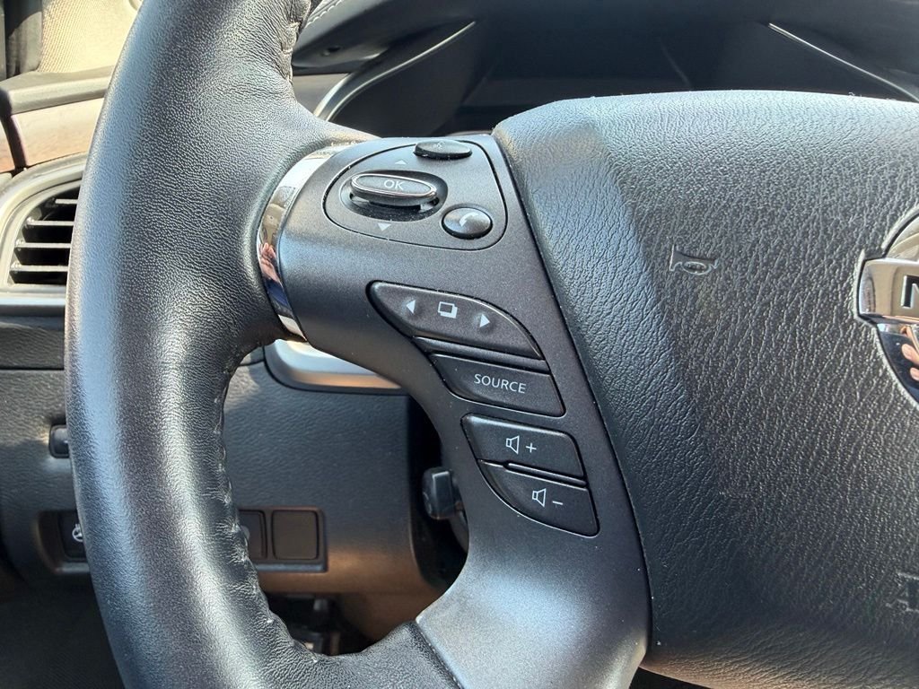 Used 2020 Gray Nissan Platinum image 17