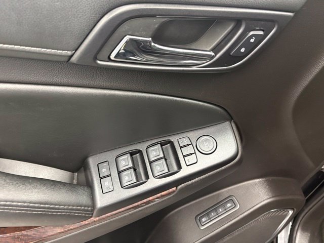 Used 2016 Black GMC SLT image 18