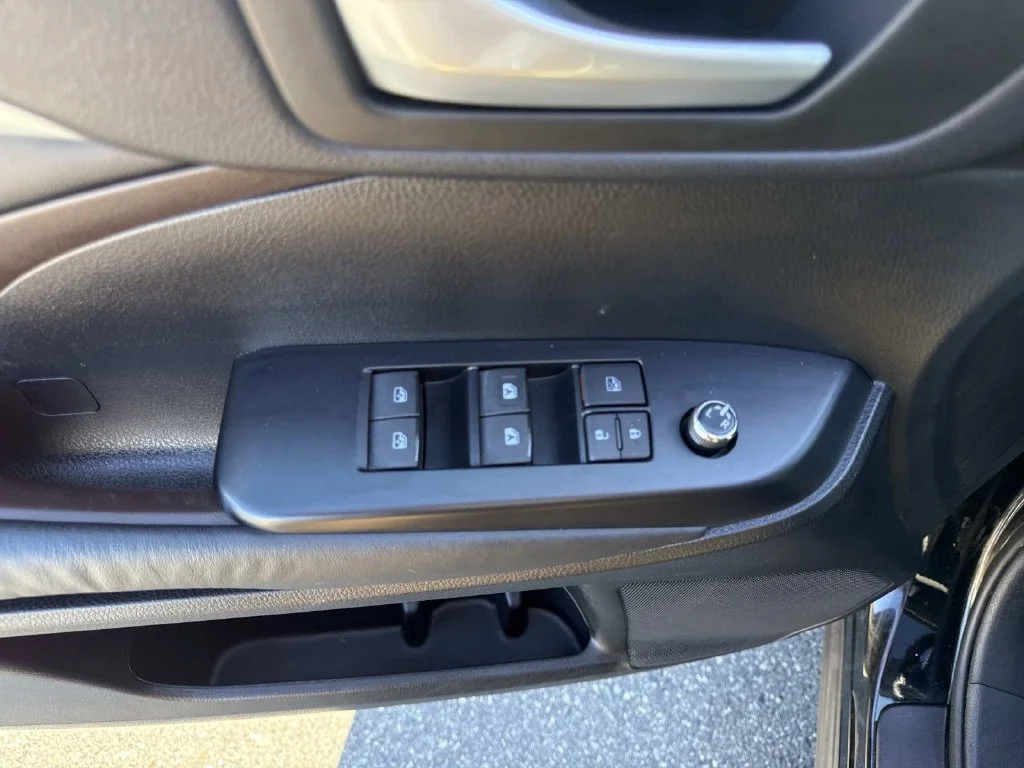 Used 2015 Black Toyota XLE V6 image 17
