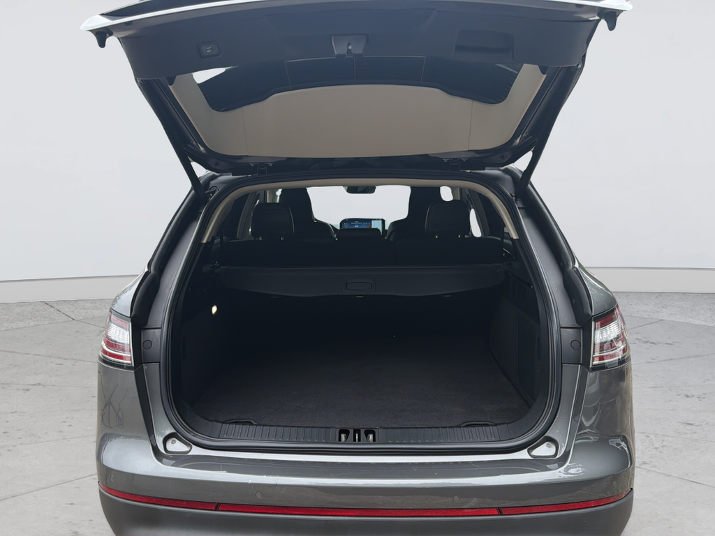 Used 2023 Gray Lincoln Reserve image 18