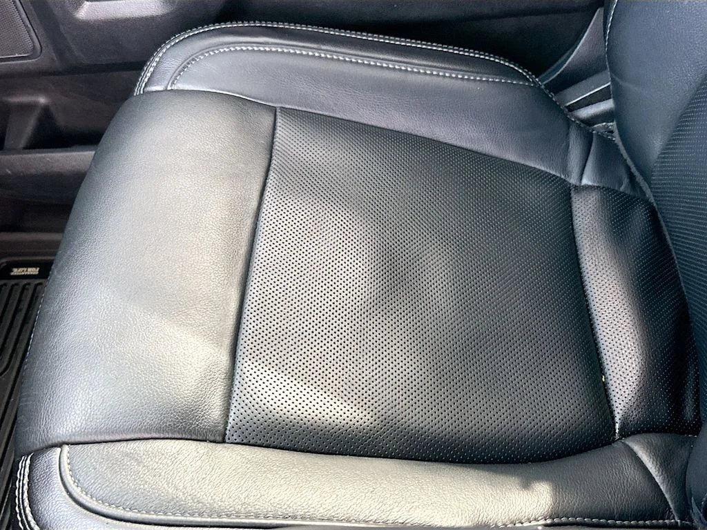 Used 2019 Black Ford Lariat image 22