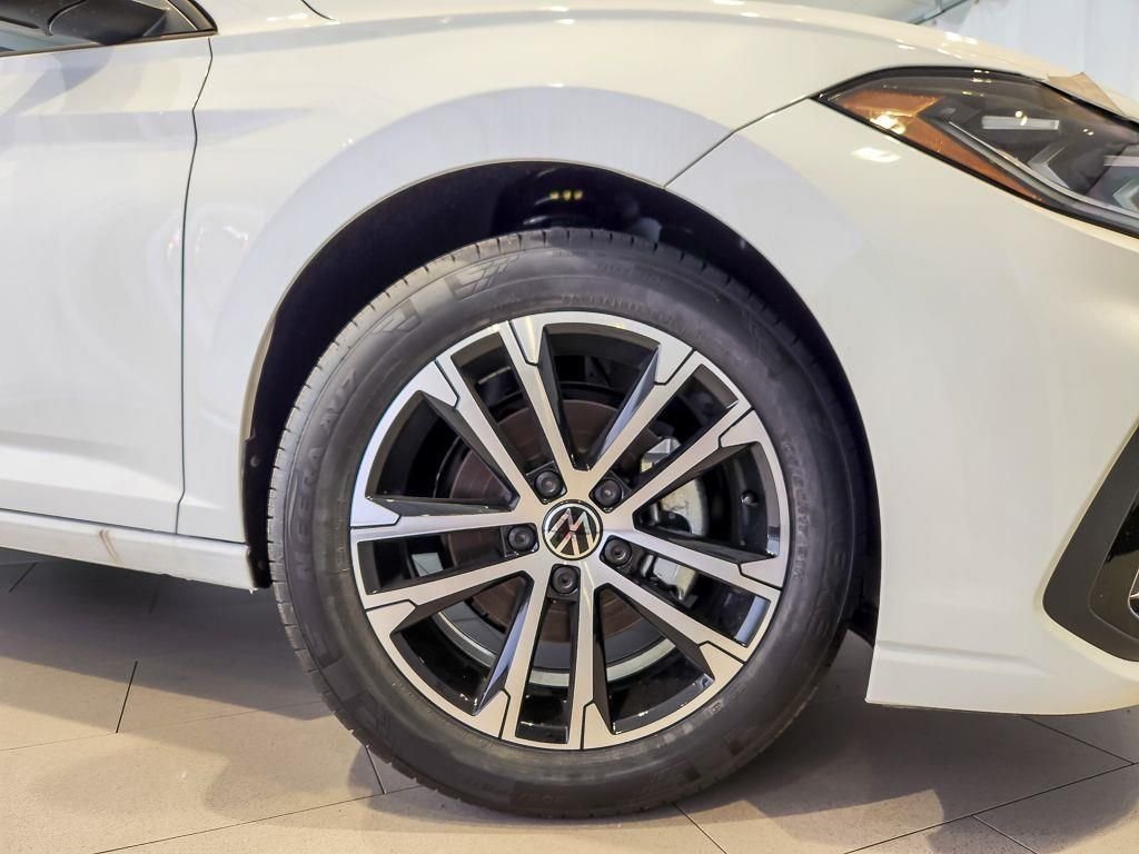 New 2026 Pure White Volkswagen 1.5T Sport image 6