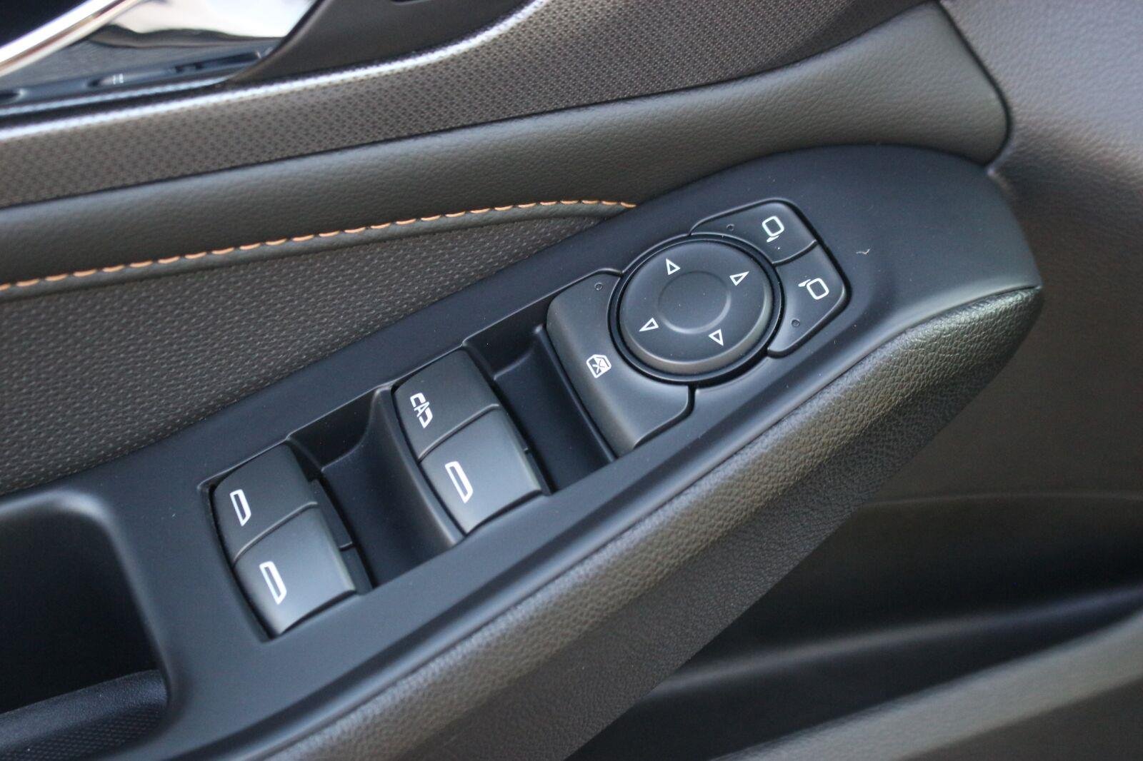 Used 2021 SUMMIT WHITE Chevrolet Premier image 15