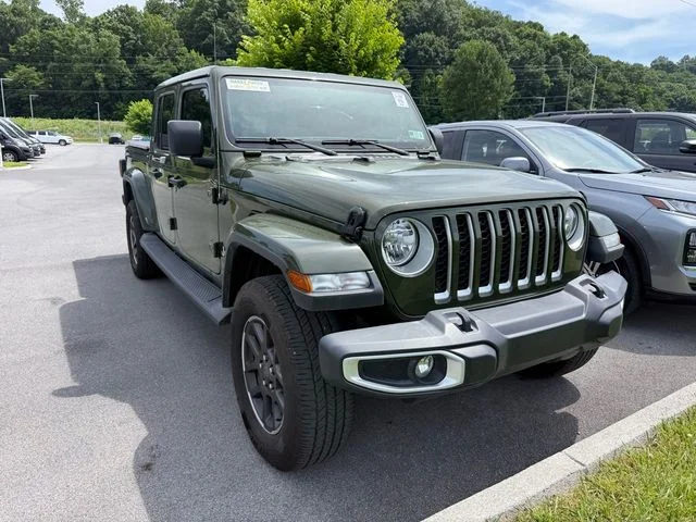 Used 2022 Green Jeep Overland image 10