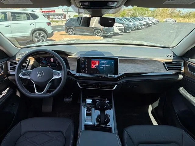 New 2026 Silver Volkswagen 2.0T SE w/Technology image 9