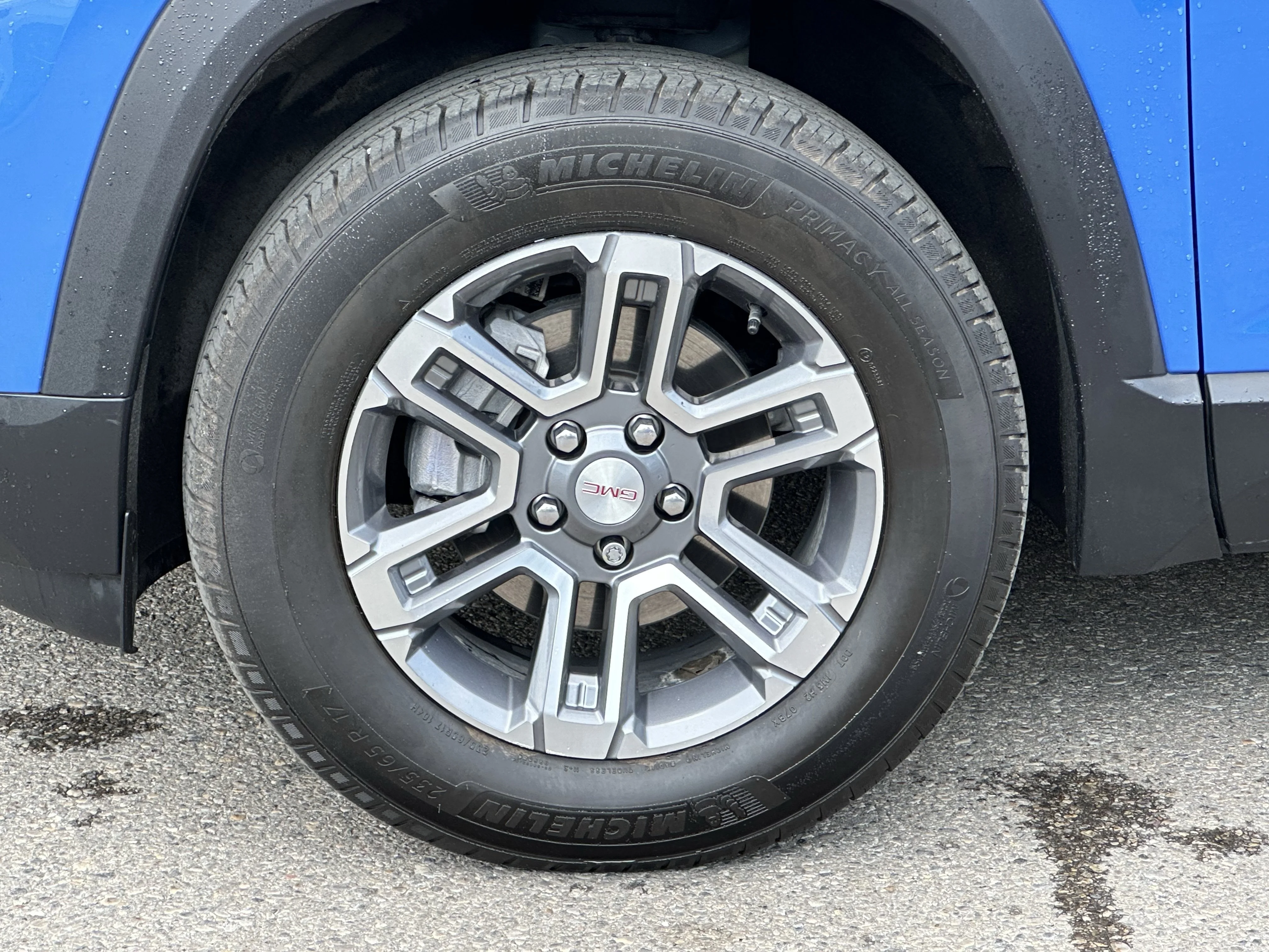 Certified Used 2025  GMC AWD Elevation image 3