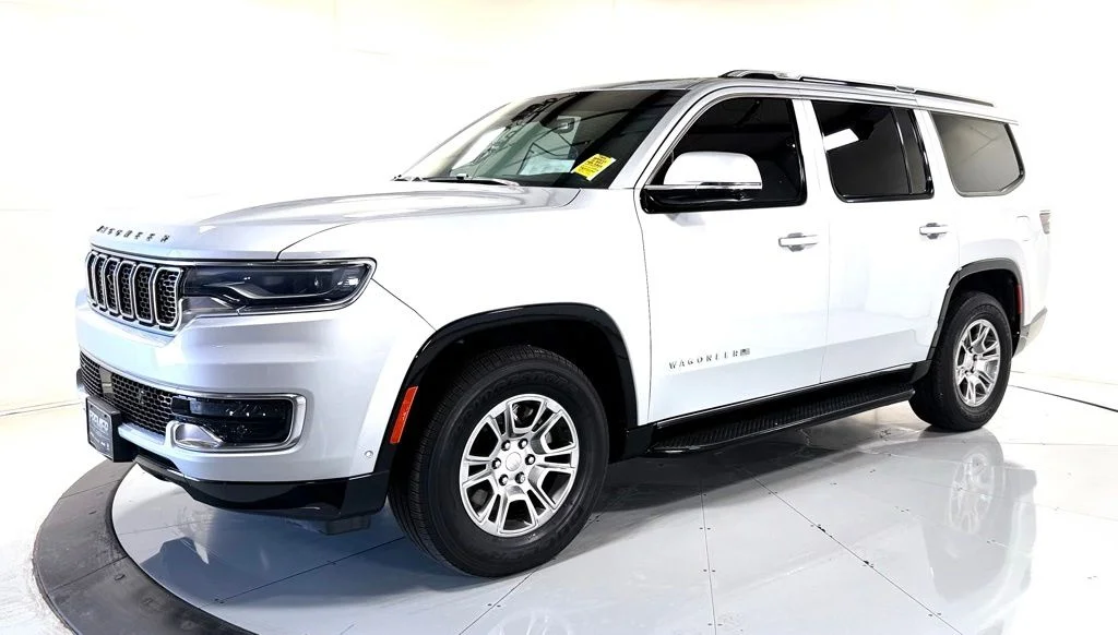 Used 2022 Silver Jeep Series I image 8